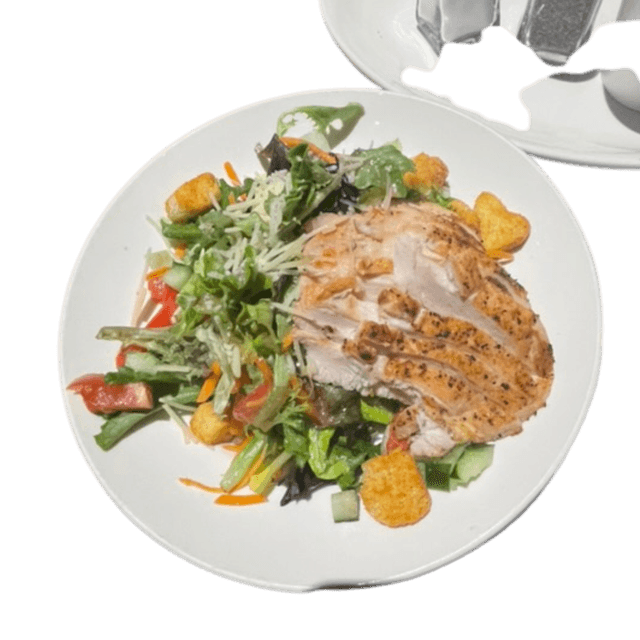 Chicken and Salad (lowk bland)!